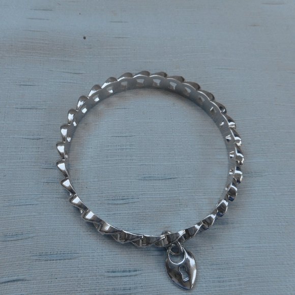 Graziano CN Moderne Unbendable Link Style Silver-Tone Bangle, Dangling Heart, 19 - Picture 2 of 3